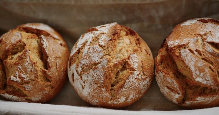 Kartoffel-Rosen-Brötchen mit Dinkel