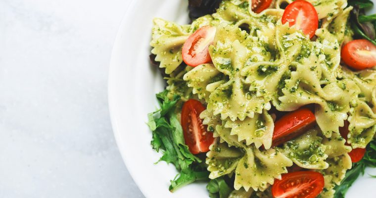 Nudelsalat mit getrockneten Tomaten