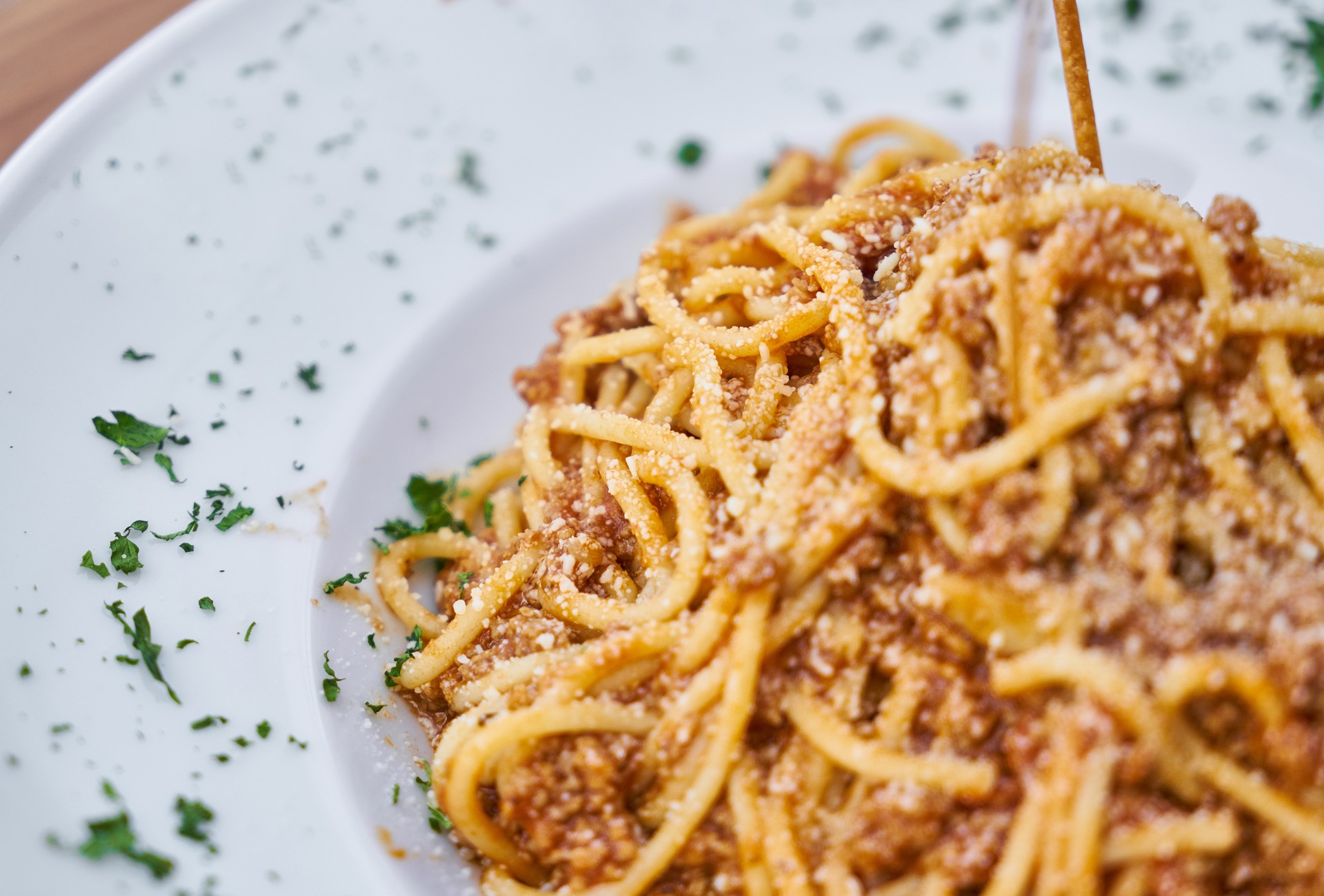 Pasta mit cremiger Käse-Hackfleisch-Soße