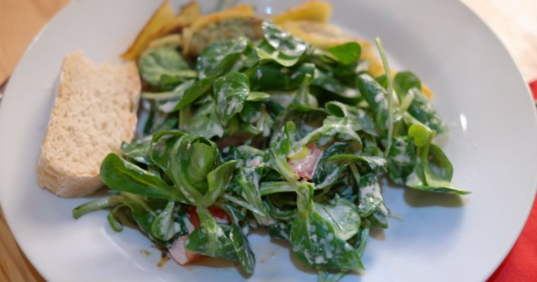 Feldsalat mit Kartoffeldressing