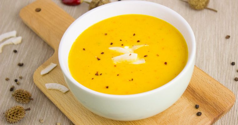 Karotten-Ingwer-Suppe mit Garnelen