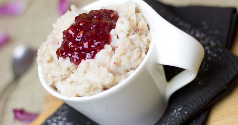 Kokosmilchreis mit marinierten Erdbeeren