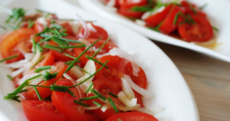 Tomaten-Salat mit Schafskäse