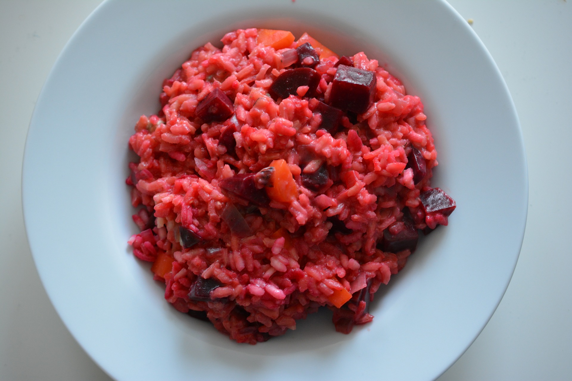Winterlicher Salat mit Räuchertofu, Quinoa und roter Bete