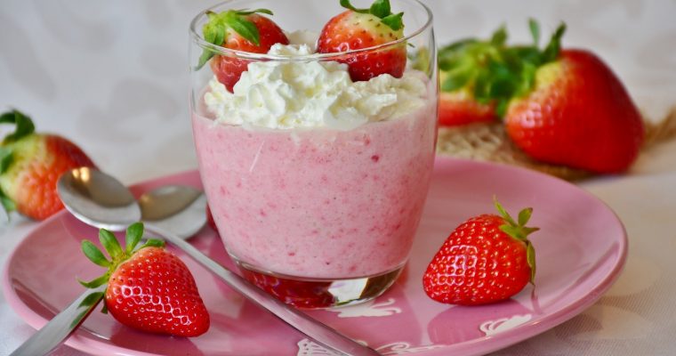 Erdbeer-Mascarpone-Dessert mit weißer Schokolade